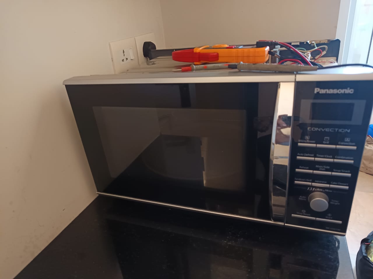 Professional Microwave Oven Repair Services in Kochi – EssenTechs